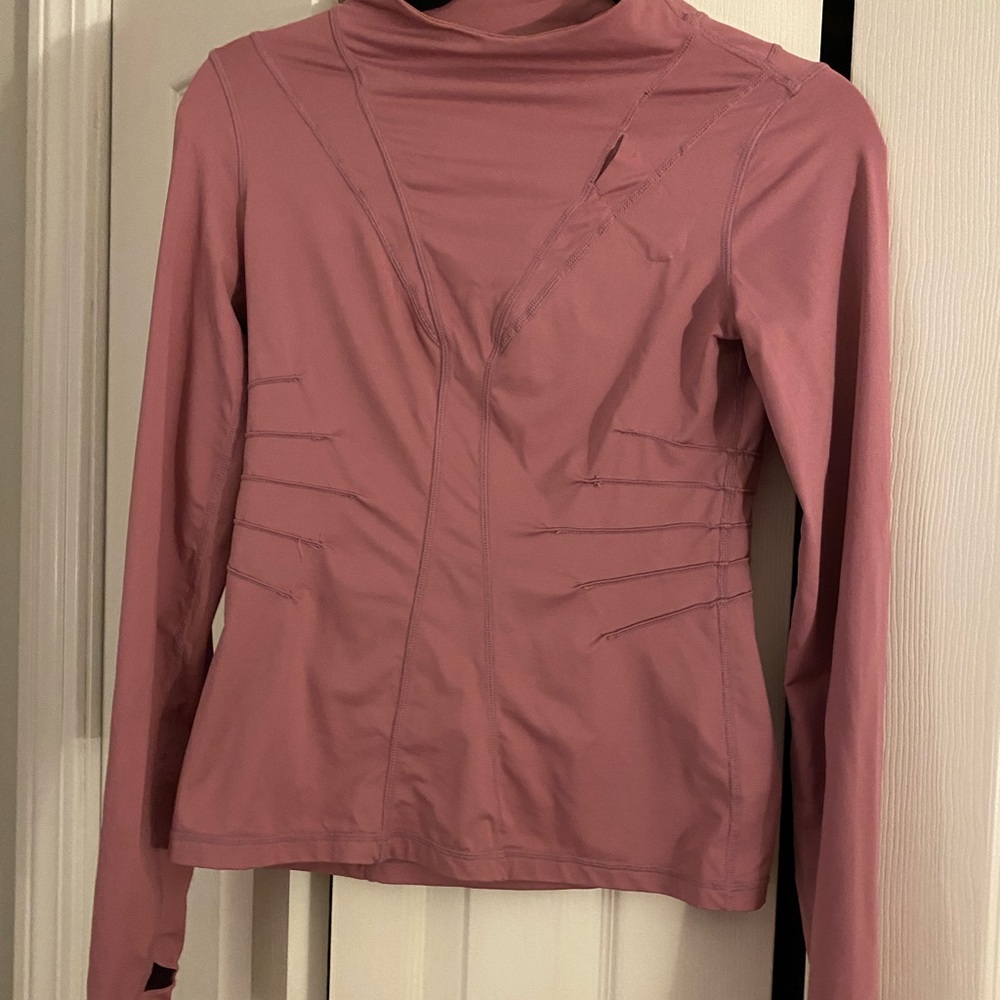 Lululemon top